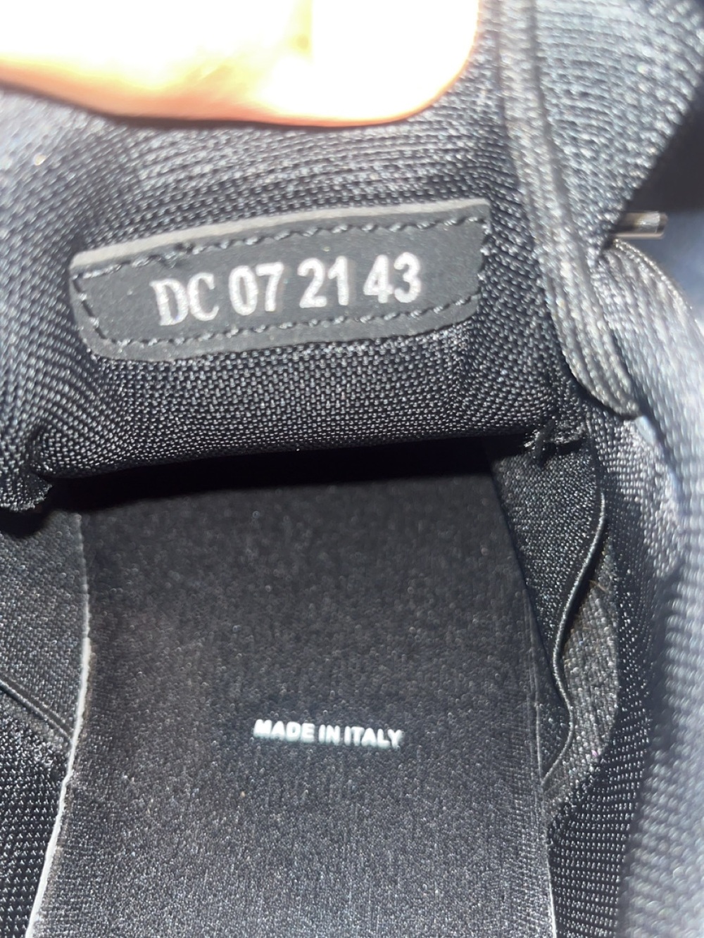 Dior Men’s Black Athletic Sneakers with Subtle Gray Accents - Picture 9 of 13